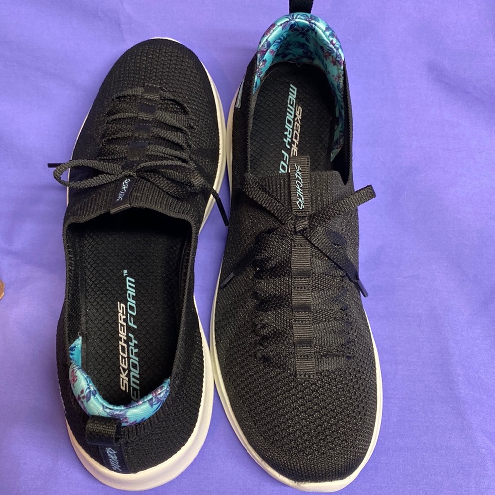 NIB size 10 Skechers ultra Flex Slip Ons black